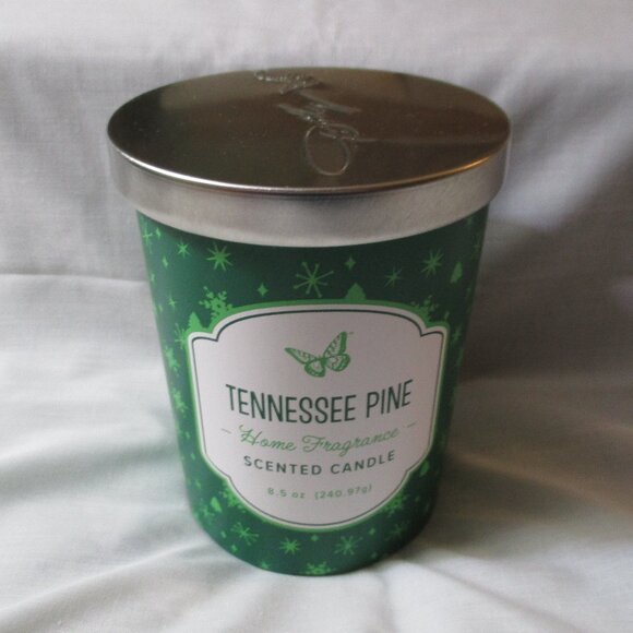 DG Dolly Parton Single Wick Christmas Tennessee Pine Candle 8.5 oz NEW - Picture 1 of 1